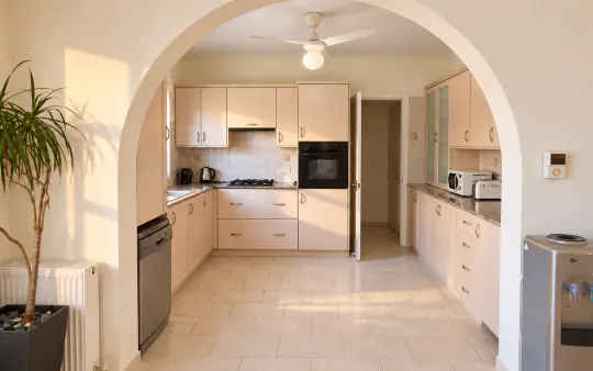 Detached villa with pool in Chloraka, photo 4
