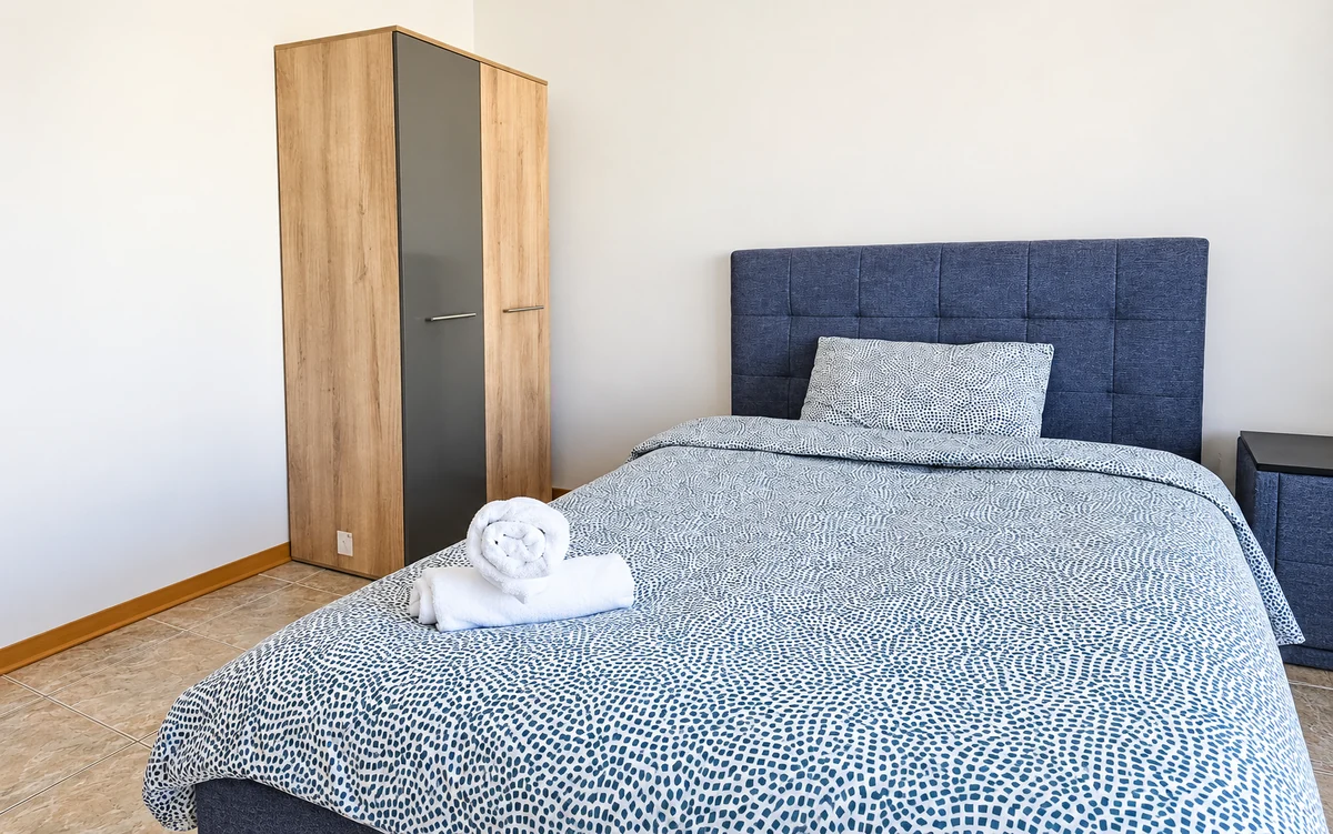 Studio 4: bed view