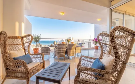 The Grand Marina Residence, Apt. 604, terrace with lounge
