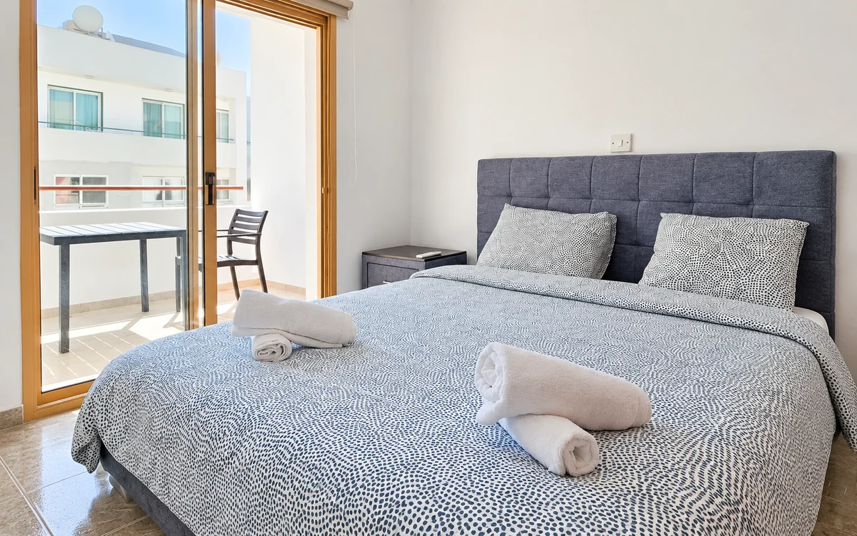 Studio 1: bed view