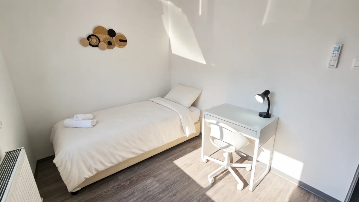 Studio 12: bed view