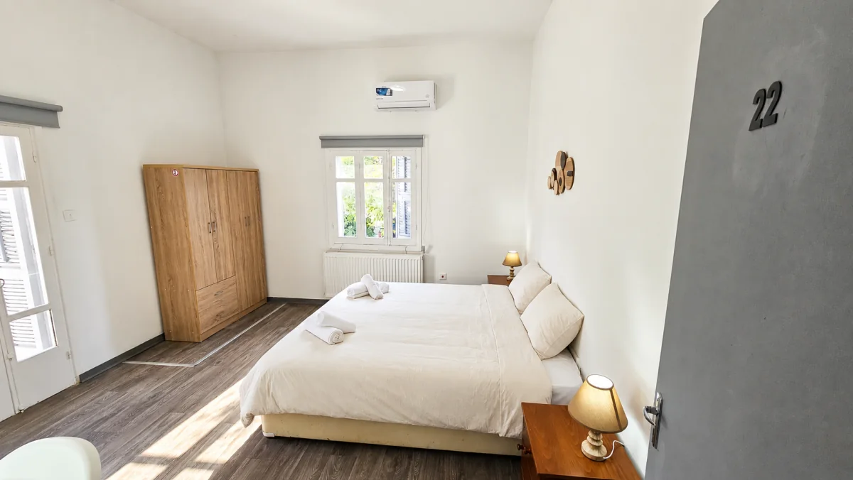 Studio 22: bed view