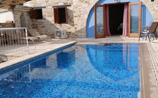 Mountain View Oasis, pool