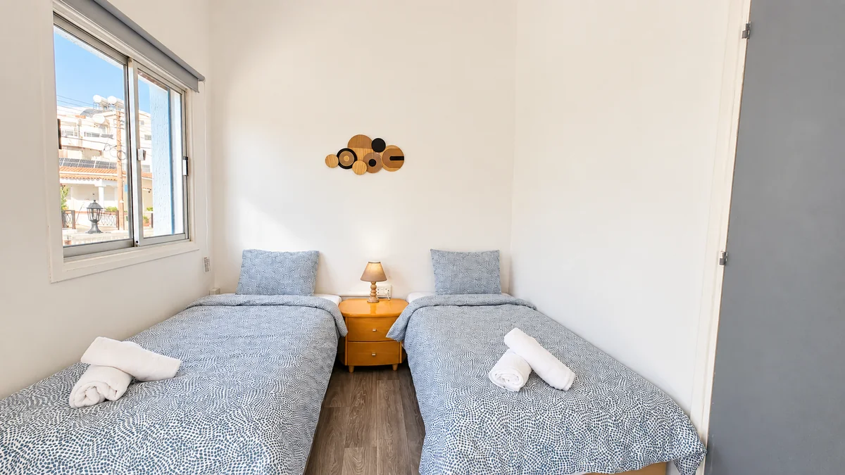 Studio 11: bed view